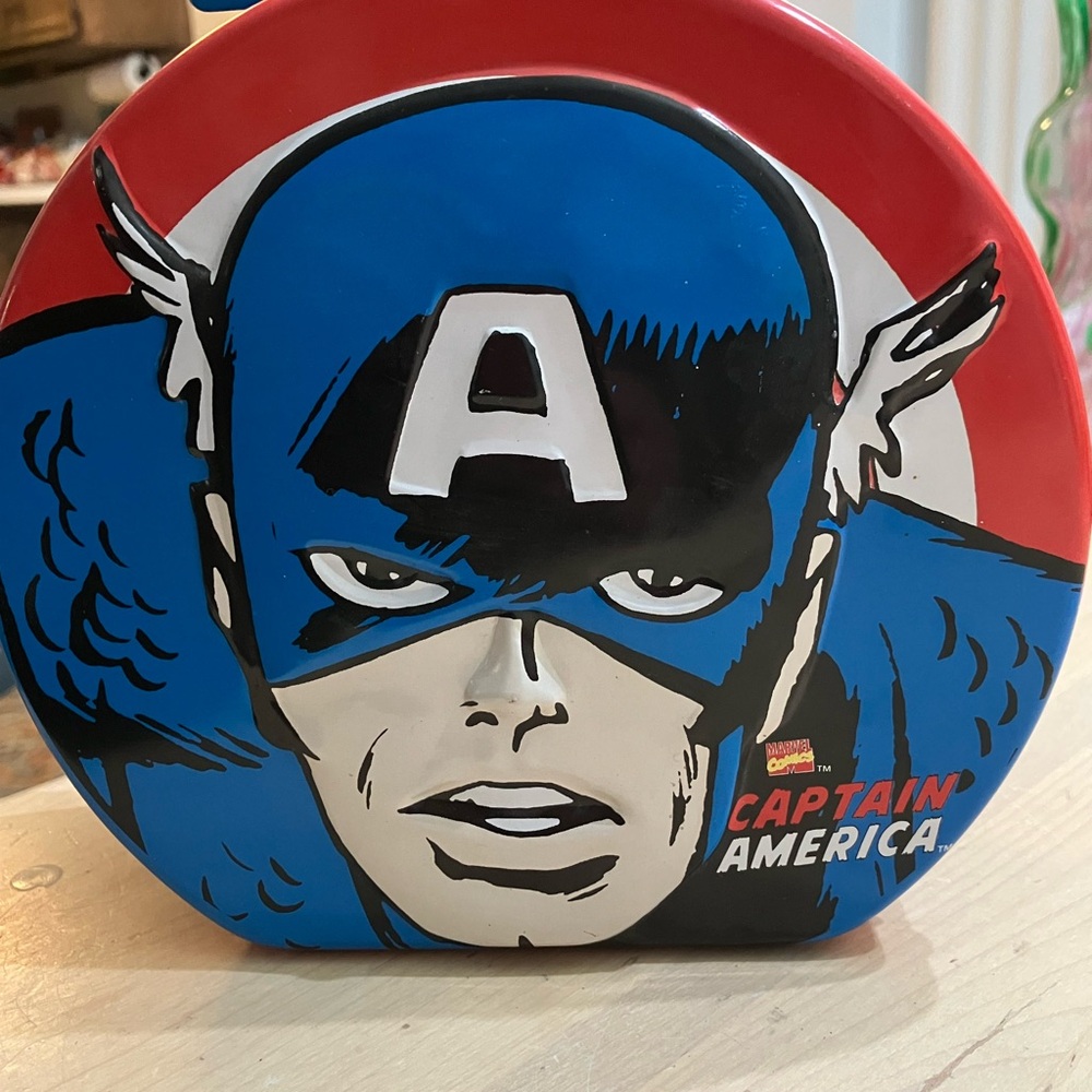 Marvel Comics Captain America Round Metal Mini Lunchbox